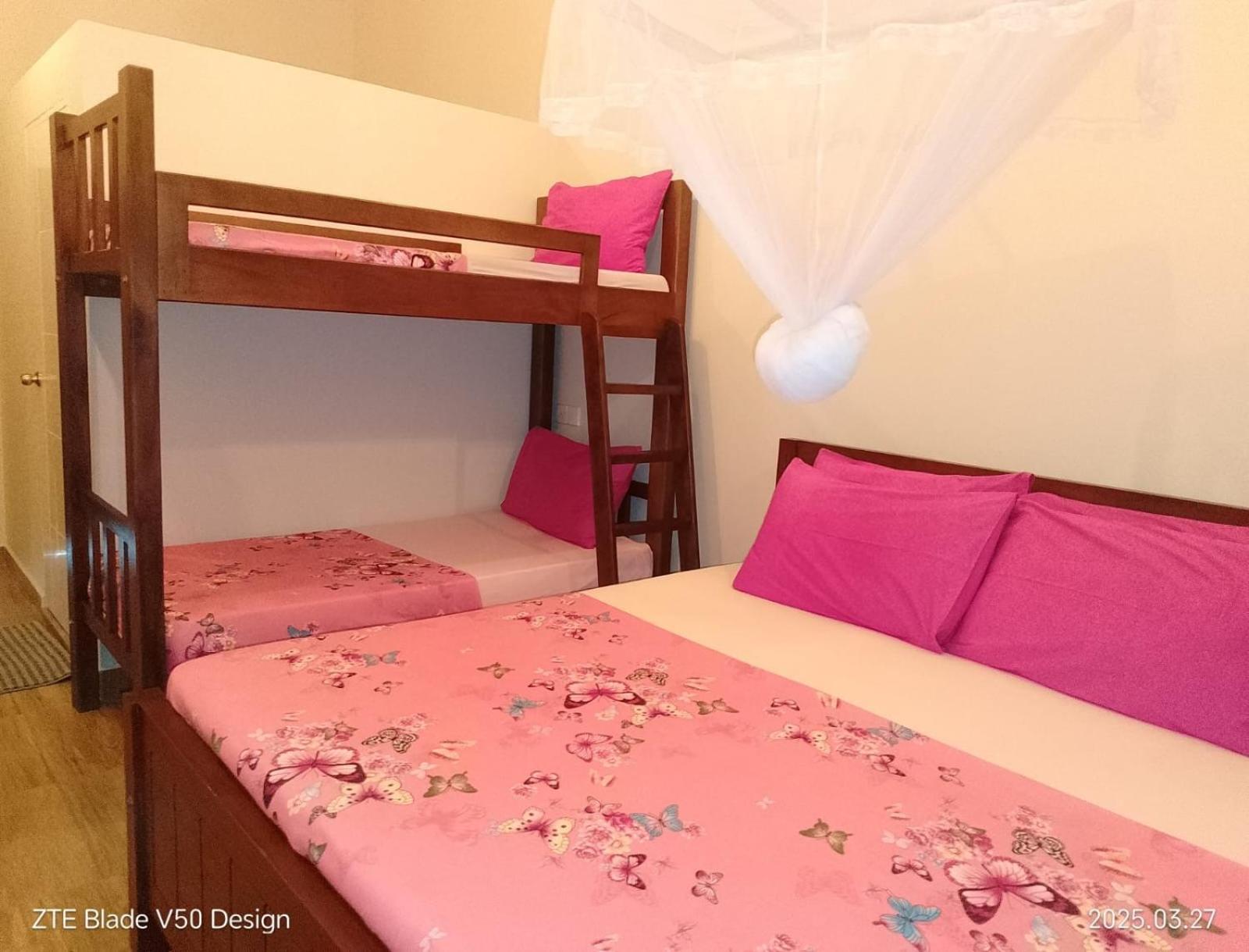 Transit Studio Katunayaka Ngoại thất bức ảnh